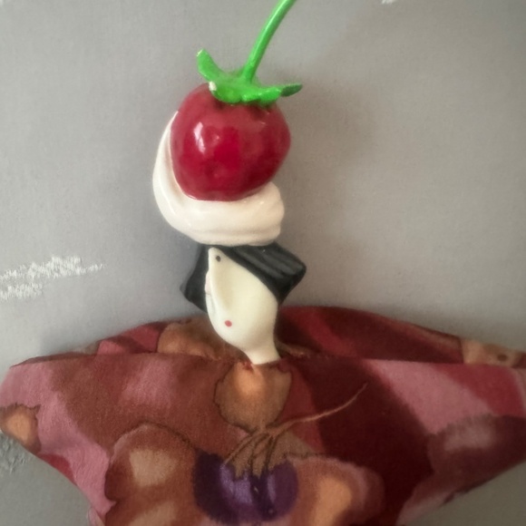 Serge Poupee Millet Strawberry With Whipped Cream Head Doll - Picture 8 of 9